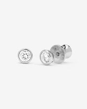 Load image into Gallery viewer, Baroness 4mm Studs - Silver|White Diamondettes