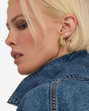 Load image into Gallery viewer, Lil Frankie Chain Huggies - Gold