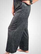 Load image into Gallery viewer, High Waist Elastic Band Stripe Pants
