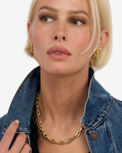 Load image into Gallery viewer, Lil Frankie Chain Huggies - Gold
