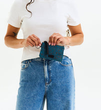 Load image into Gallery viewer, Nilo Pouch
