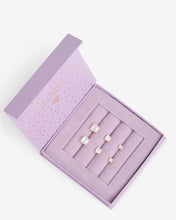 Load image into Gallery viewer, The Queen&#39;s Stud Set - Gold|White Diamondettes
