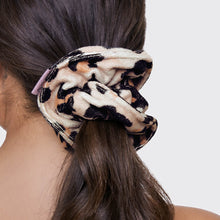Load image into Gallery viewer, Towel Scrunchies - Leopard
